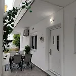 Apartament Tatti's *
